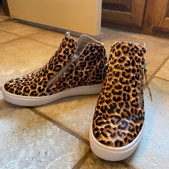 steve madden caliber leopard